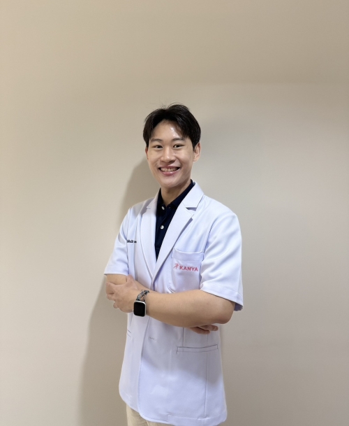 กภ.ชิติณัช ชลชวลิต นักกายภาพบำบัดประจำกันยา คลินิกกายภาพบำบัด สาขาเจริญราษฎร์