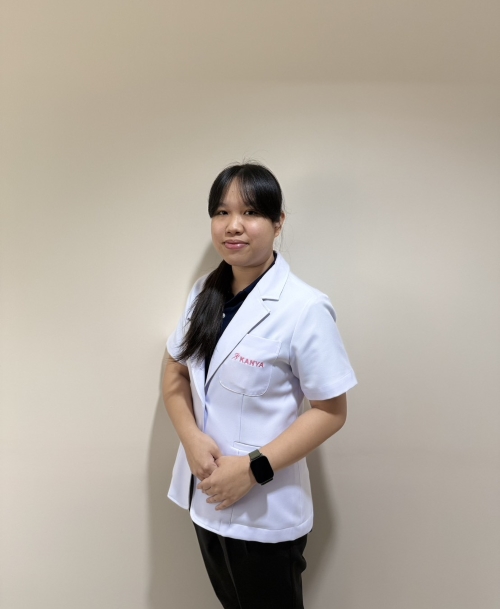 กภ.ธนพร เติมสุวรรณศักดิ์ นักกายภาพบำบัดประจำกันยา คลินิกกายภาพบำบัด สาขาเจริญราษฎร์