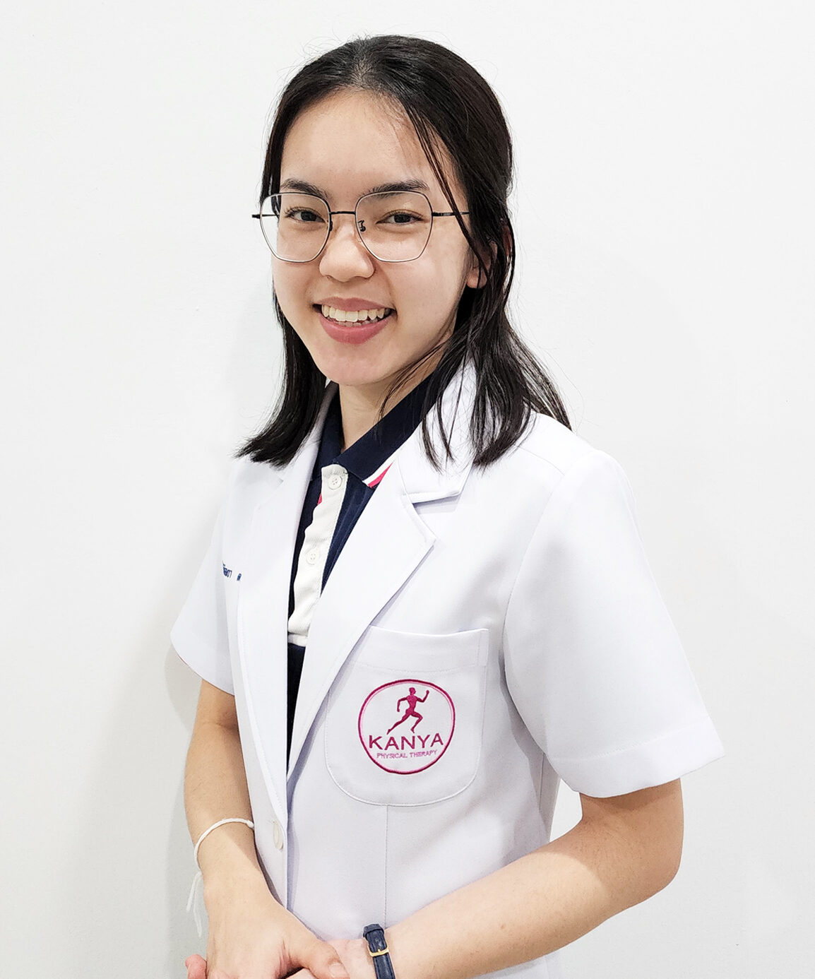 กภ.สิริกัลยา ดวงฤทธิ์ นักกายภาพบำบัด ระบบกระดูกและกล้ามเนื้อ และคลินิกนมเเม่ ประจำกันยา คลินิกกายภาพบำบัด สาขาประชาชื่น