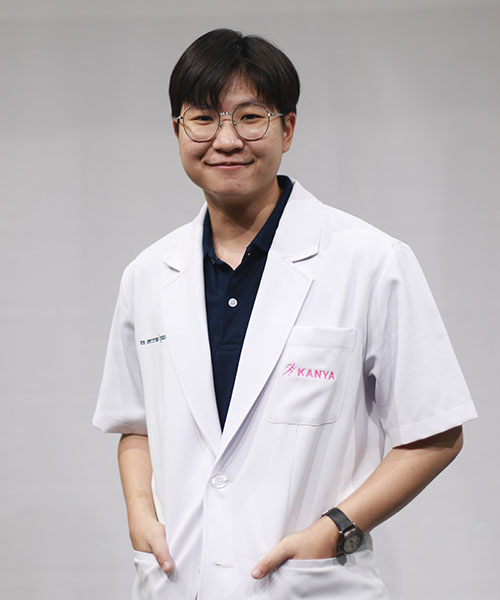 กภ.ศราฤญช์ รักแต่งาน นักกายภาพบำบัดประจำกันยา คลินิกกายภาพบำบัด สาขาสิรินธร