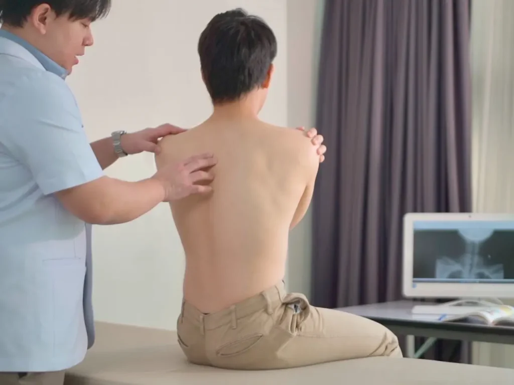 การรักษาอาการปวดคอ บ่า ไหล่ จากออฟฟิศซินโดรมด้วยเทคนิค Manual Therapy โดยนักกายภาพบำบัดกันยาคลินิก