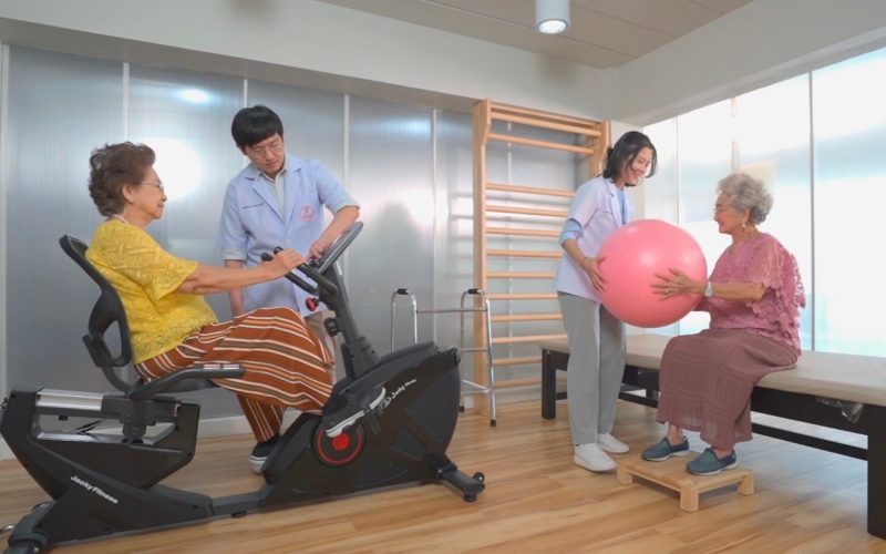 กันยา-คลินิกกายภาพบำบัด-กายภาพบำบัดผู้สูงอายุ